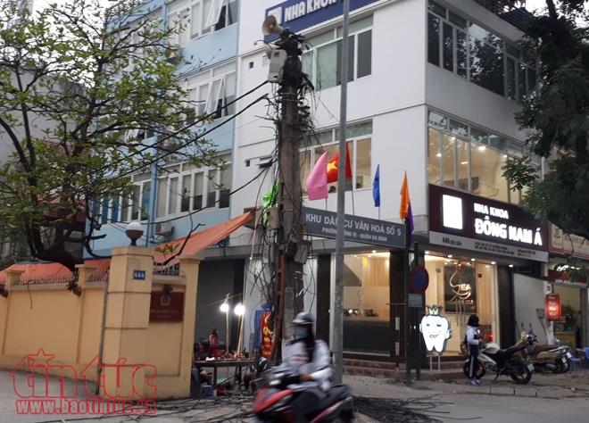 Thanh thải cáp tại phố Đội Cấn, trả lại vẻ phong quang cho tuyến phố ảnh 7